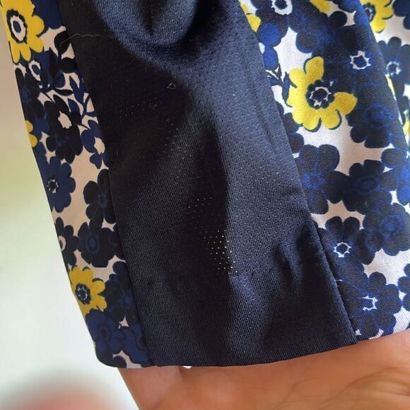 EXCELLENT CONDITION SMALL TAIL 1/4 ZIP SHORT-SLEEVED POLYESTER STRETCH GOLF TOP - Picture 5 of 7